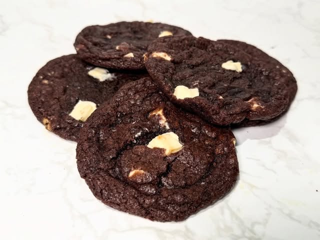 Dark chocolate cookies with white chocolate chunks